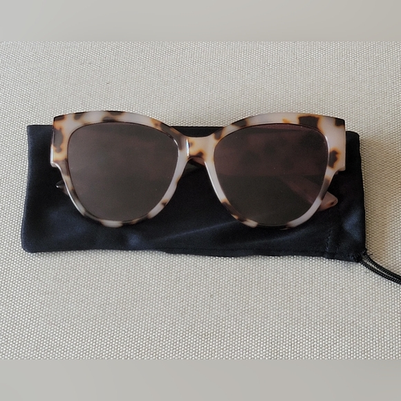 A NEW DAY Tortoise Shell Cateye Sunglasses with Black Pouch - Picture 5 of 5